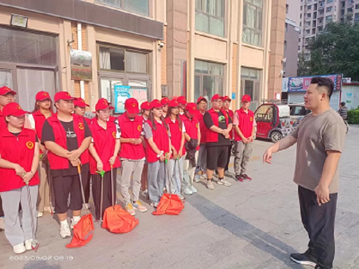 9月2日LEwin乐玩在凤凰城A区开展志愿服务活动 (4).jpg