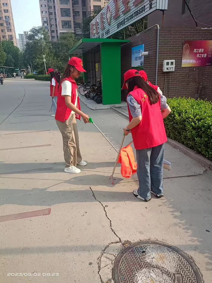 9月2日LEwin乐玩在凤凰城A区开展志愿服务活动 (3).jpg
